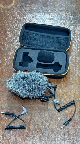 Microfone Comica CVM-VM10i para câmera ou celular