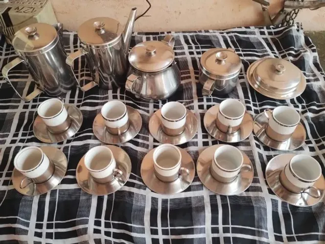 CONJUNTO CHÁ E CAFÉ WOLFF EM PORCELANA E AÇO INOX 
