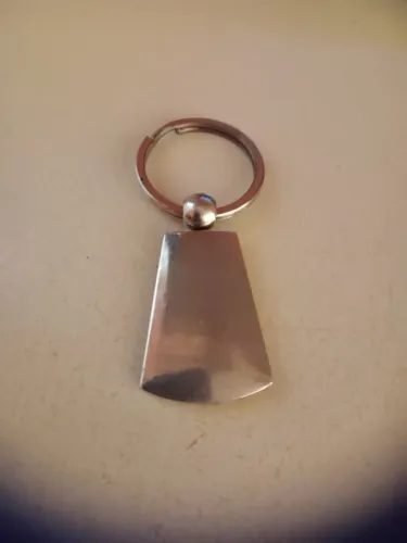 Chaveiro Antigo em Metal