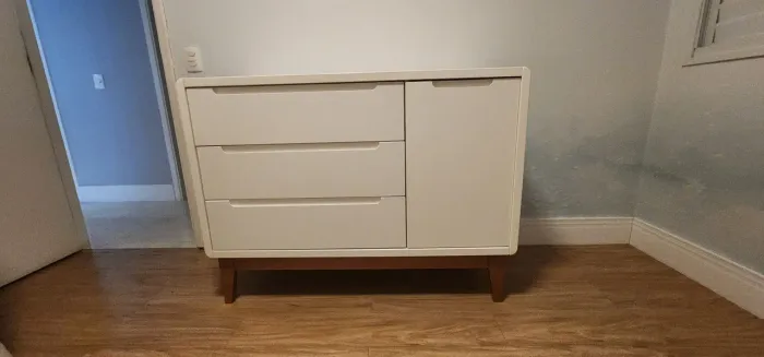 Cômoda Bo com Porta - Gaveteiro com Design Moderno