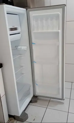 Geladeira Esmaltec/ Nova 