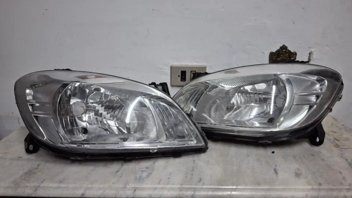 Par de farol celta 2006/2012 cromado 