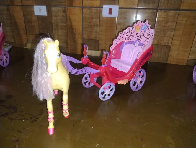 Carruagem da Barbie Princesa Popstar I Funcionando e Completa