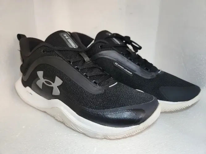Tênis de Basquete Masculino Under Armour Swish Preto e Branco