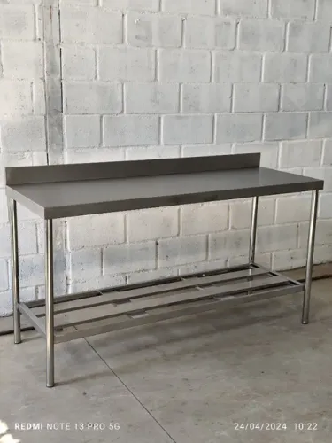 Bancada de Serviço com Rodobanca e Prateleira - Eficiência em Aço Inox