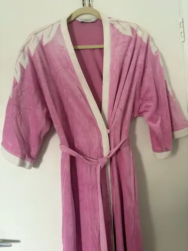 Roupão cor de rosa 44
