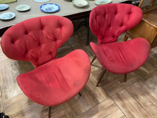 Cadeiras Design Vermelhas - Conforto e Estilo.
