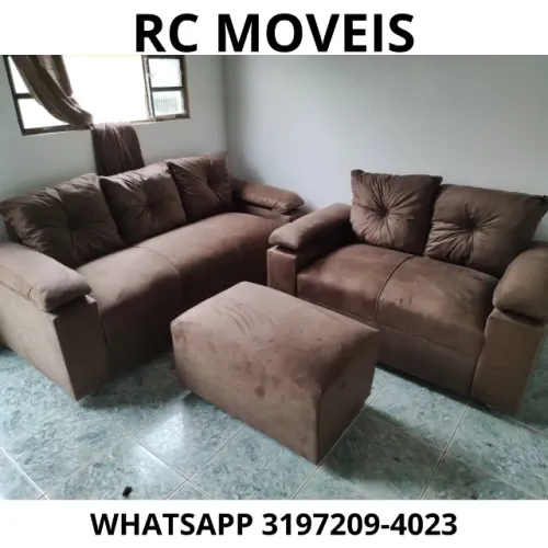 Sofá de Couro Sintético 3 e 2 Lugares + Puff - Durabilidade e Conforto