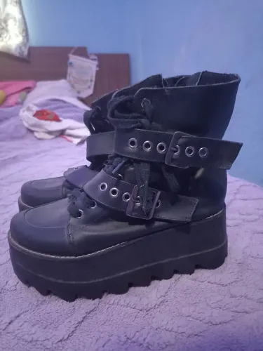 Bota Plataforma Spikes Neo Nyx