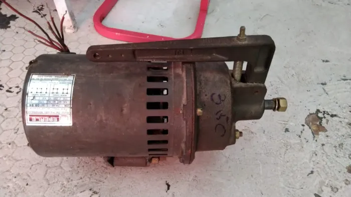 Motor de indução monofásico Eberle p/ máquina de costura 