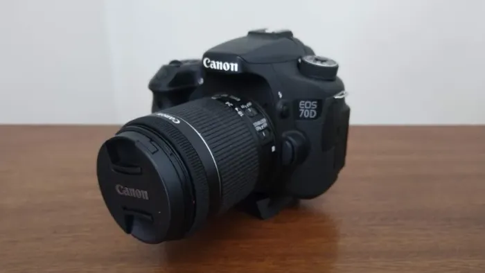 Câmera Canon Dslr 70d (w) + Lente Canon 18-55mm