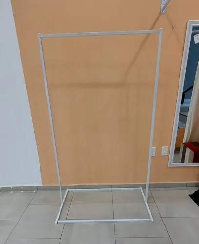 Arara para loja de roupas