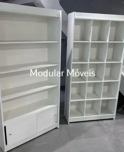 Prateleiras com Portas inferior + Colmeia