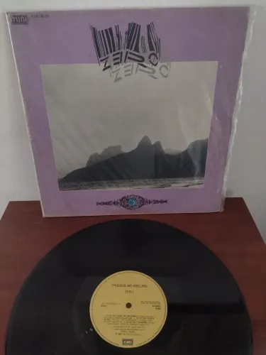 Disco de Vinil Zero - Passos no Escuro