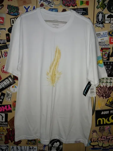 Camiseta Diamond XG com Estampa de Pena