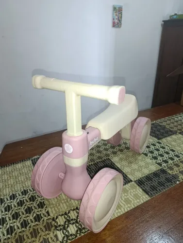 Vendo bicicleta de equilíbrio,toca música!