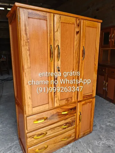 Guarda roupa de madeira 3 portas novo (entrega grátis)