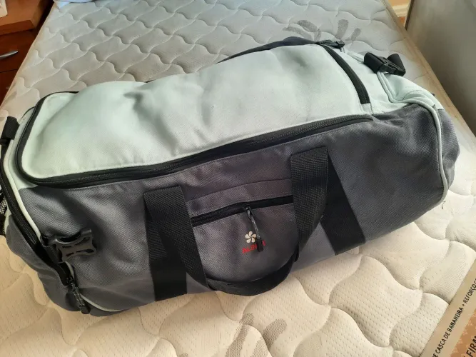 Mala de viagem esportiva