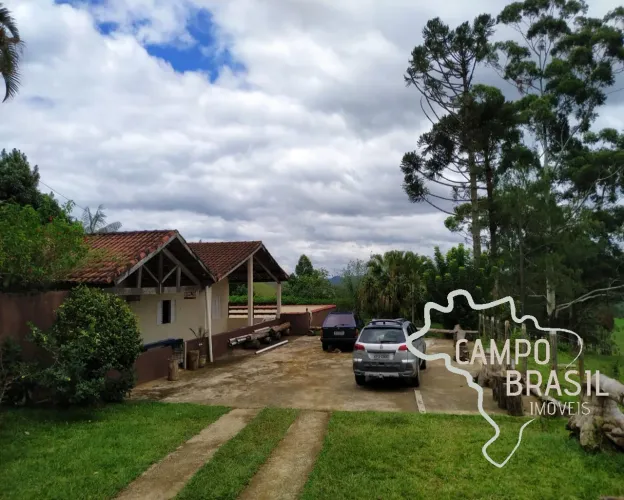Lindo sítio em São Francisco Xavier! Com cachoeira, casa e área de lazer!