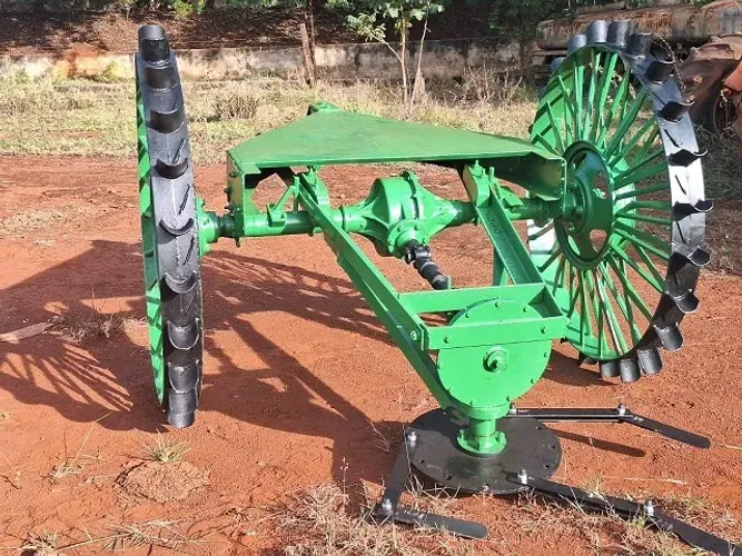 ROÇADEIRA DE ARRASTO DESBRAVADOR.