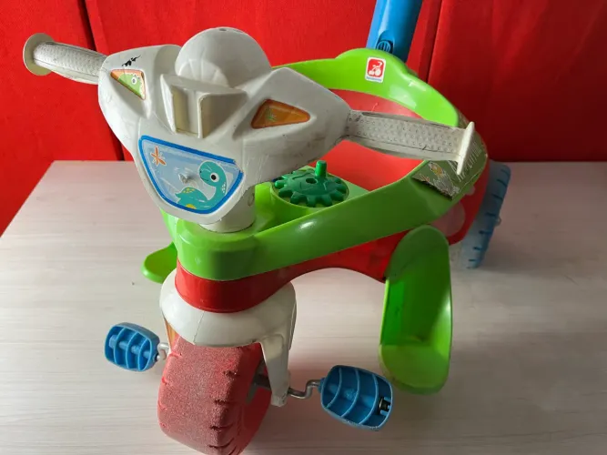 Triciclo infantil velotrol