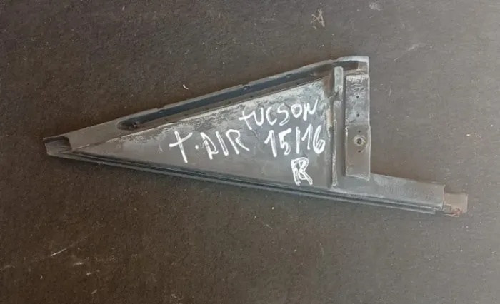 ACABAMENTO EXTERNO PORTA HYUNDAI TUCSON 15/16 TRASEIRA DIREITA