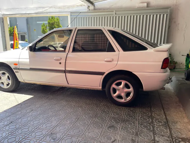 Ford Escort GLX 1.8i 16V 4P 1997