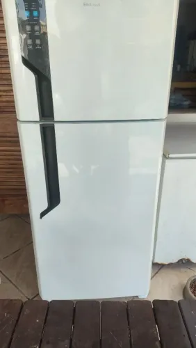 Geladeira Eletrolux 431litros