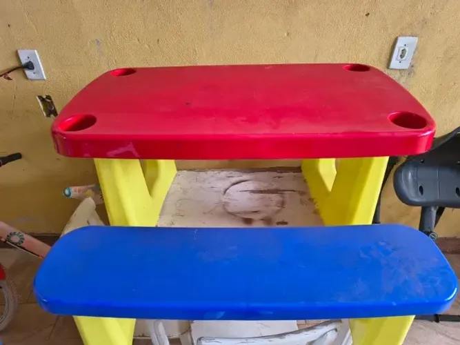 Mesa Infantil Plástica Colorida