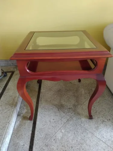 Mesa de Canto Clássica em Madeira com Vidro