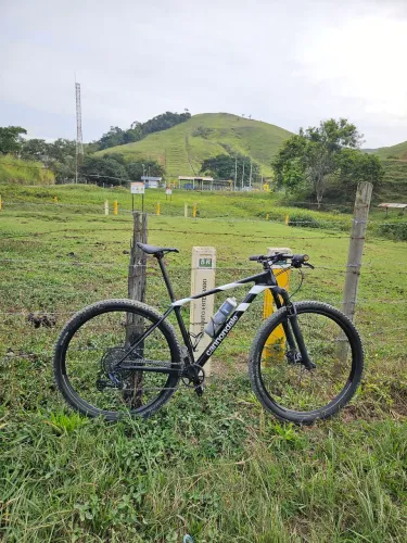 Bicicleta Canondale FSI5 carbono aro 29 M/17