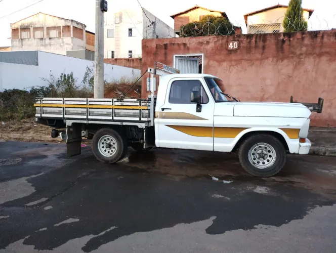 Chevrolet C-20 Custom de Luxe 4.1 1982