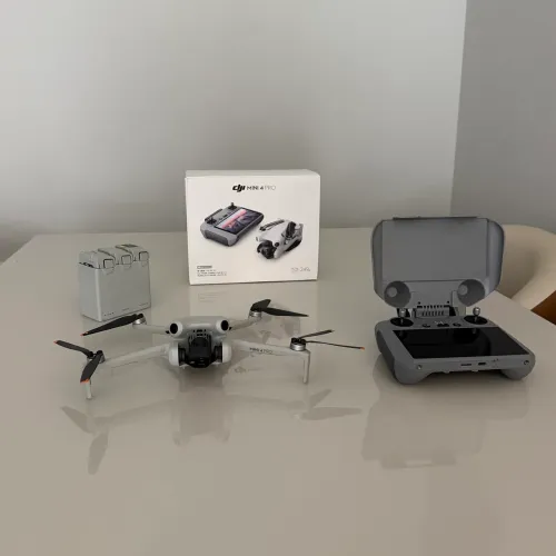 DJI Mini 4 Pro Fly More Combo + Controle DJI RC ? Excelente estado