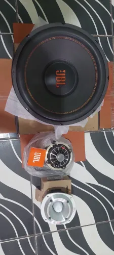 Vendo Subwoofer de 12 polegadas, Tweeter e Driver tudo JBL e Caixaria tudo novo sem uso..