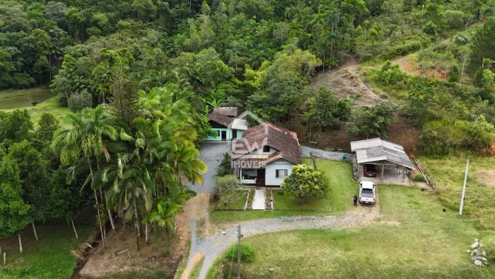 Chácara com Área Total 20.396m² em Massaranduba, SC