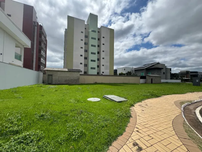Terreno condomínio Versalhes