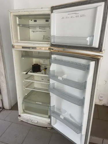 DOAÇÃO GELADEIRA 110W