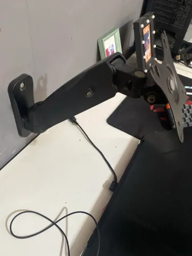 Braço articulado para monitor 
