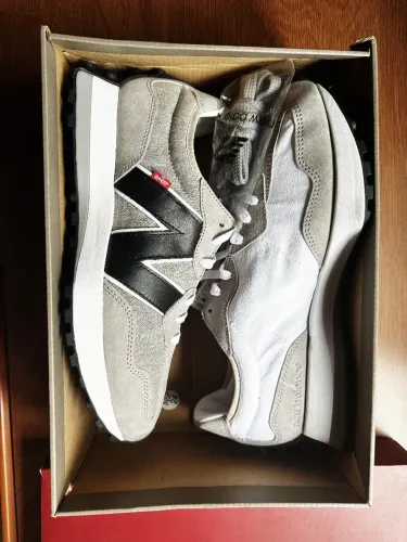 Levi's x New Balance MS327LVB Grey
