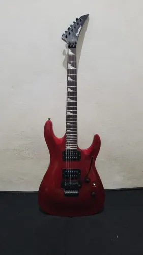 Guitarra Condor CG-590 com captadores Fleor