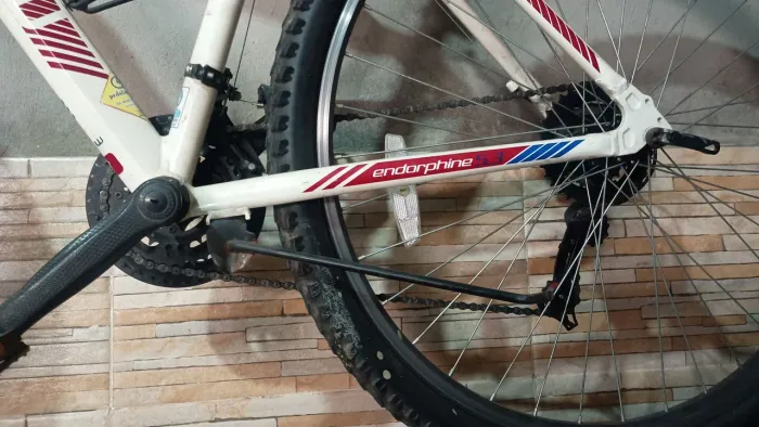 Bicicleta em bom estado de uso