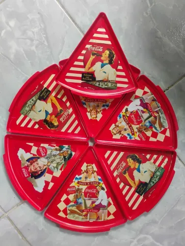 Lote de pratos da coca cola em bom estado.