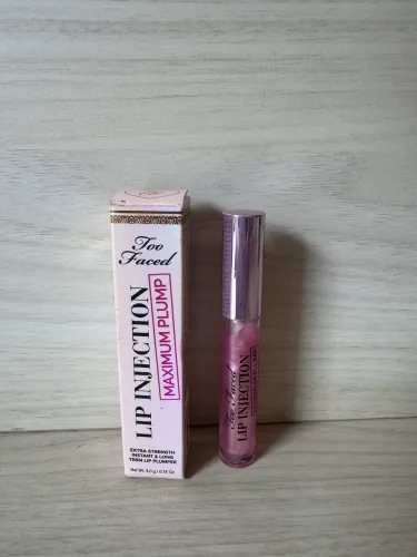 Gloss Lip Injection