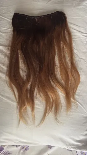 Cabelo humano em tela 