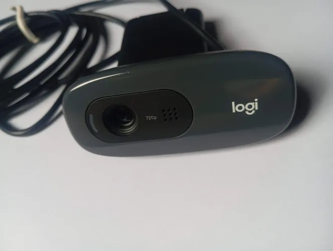 Webcam Logitech C270 720p (Muito pouco usada)