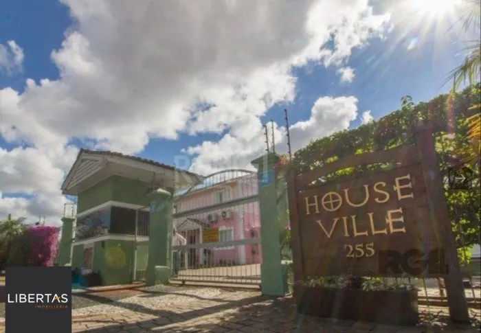 Casa em condomínio no Sarandi de 2d vaga e infra