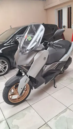 Xmax nova ,moto de ida ao trabalho ,único dono sem tempo pra curioso
