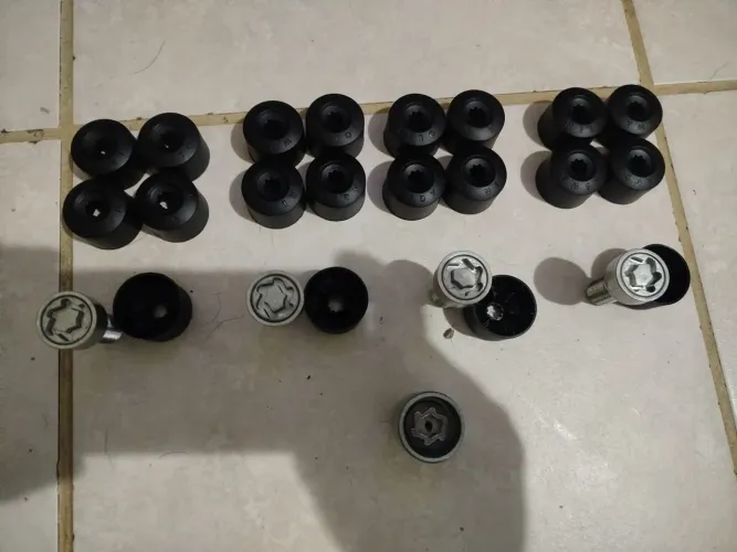 Kit Parafuso Roda Anti-Furto VW Jetta Golf Tiguan Passat Original Novo