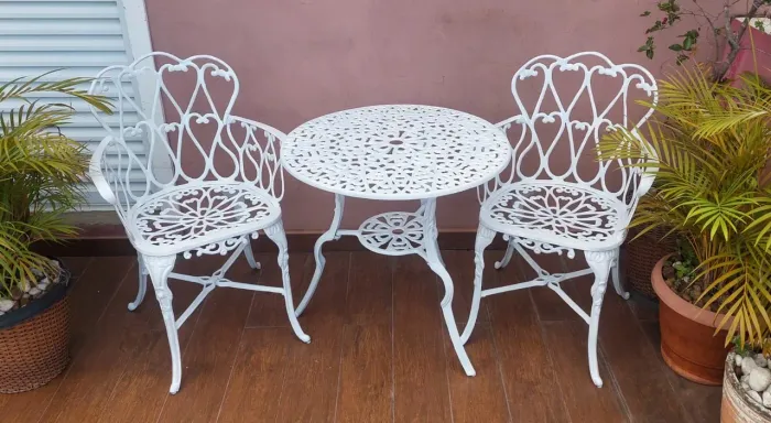 Conjunto de mesa com 2 cadeiras de jardim de alumínio