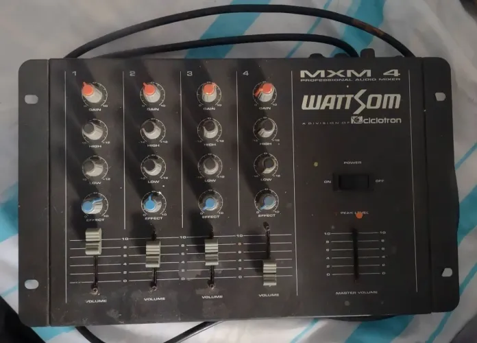 Mesa de som wattSom MXM 4